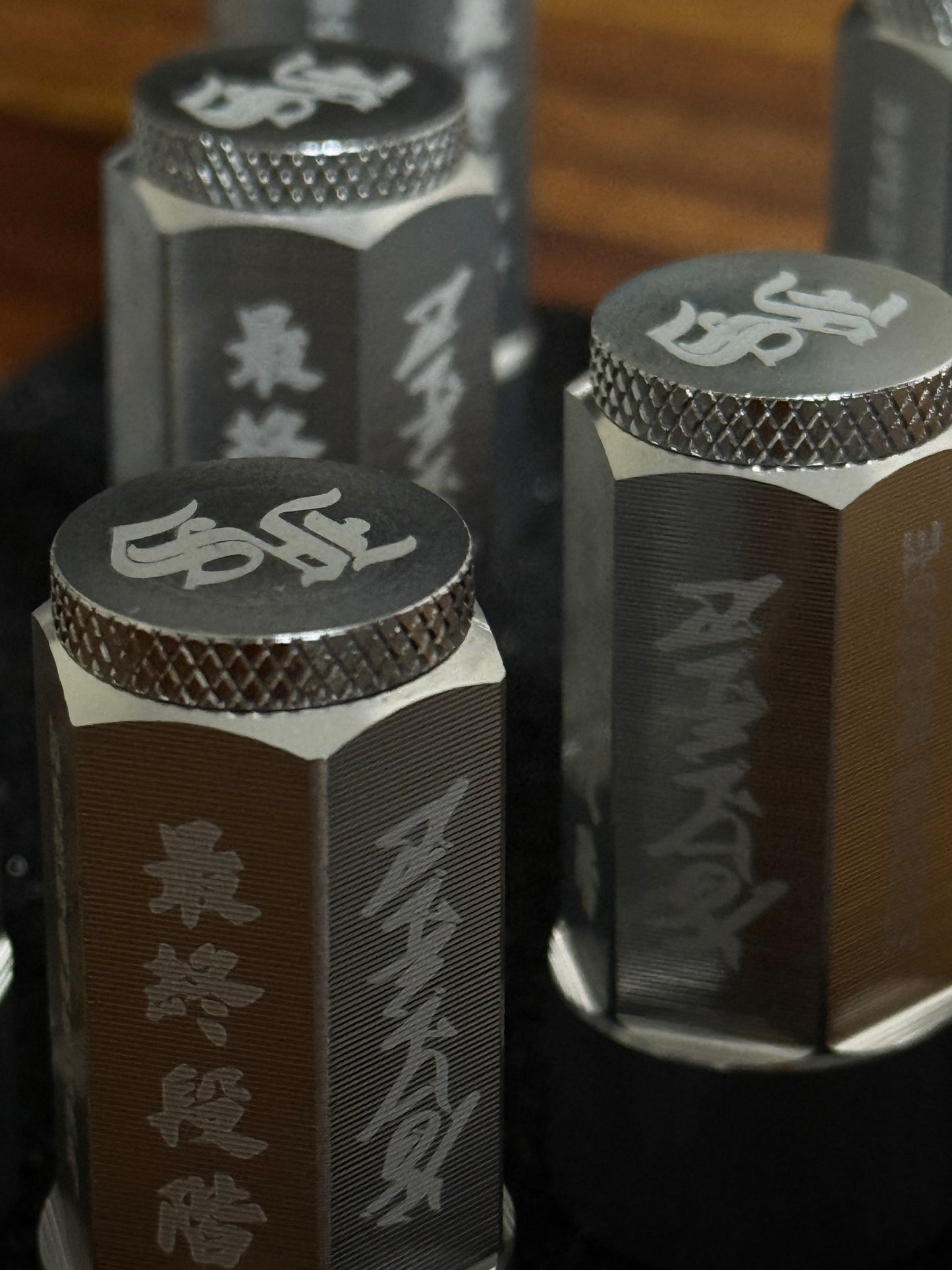 Show Lug Nuts