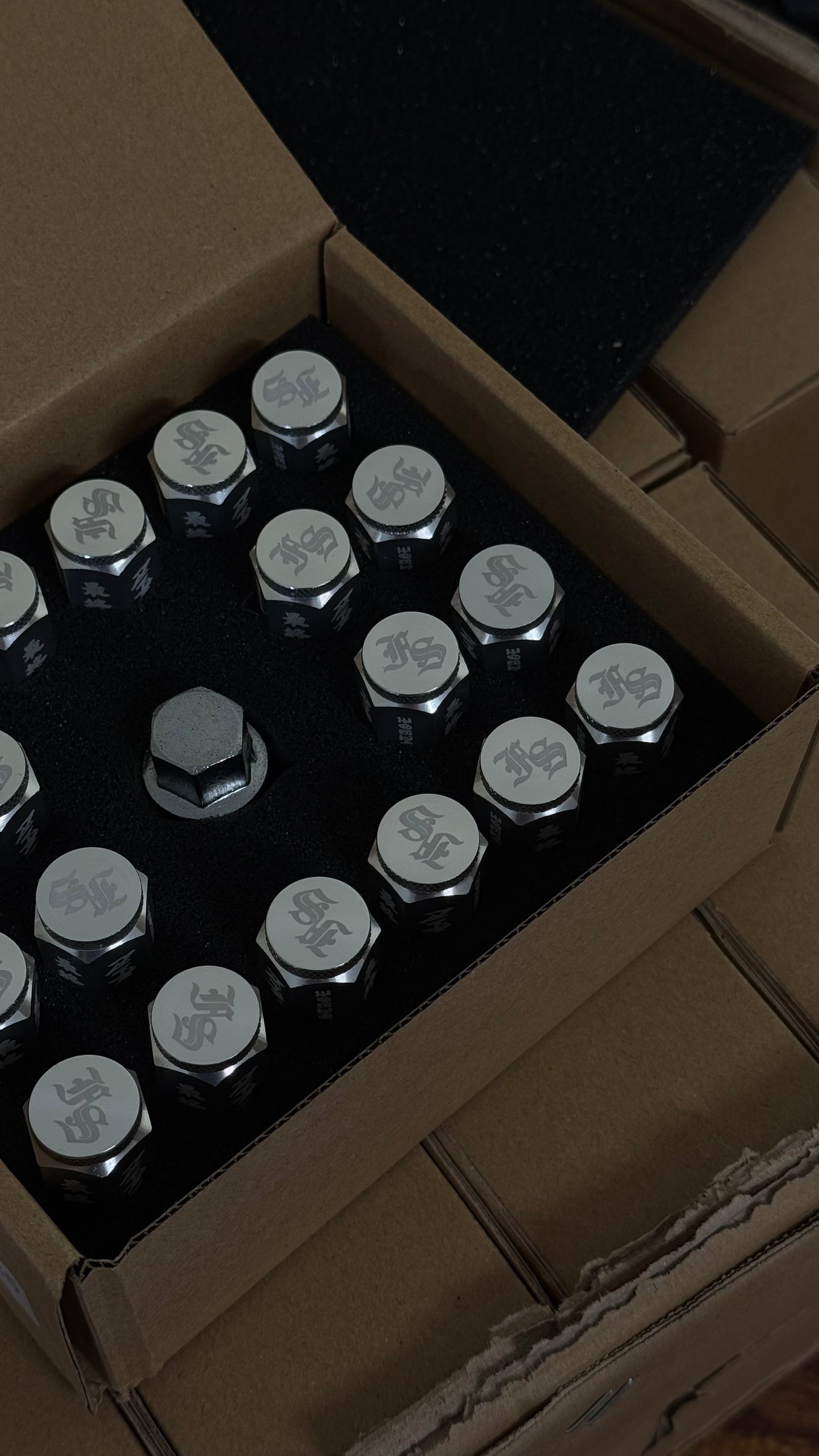 Show Lug Nuts